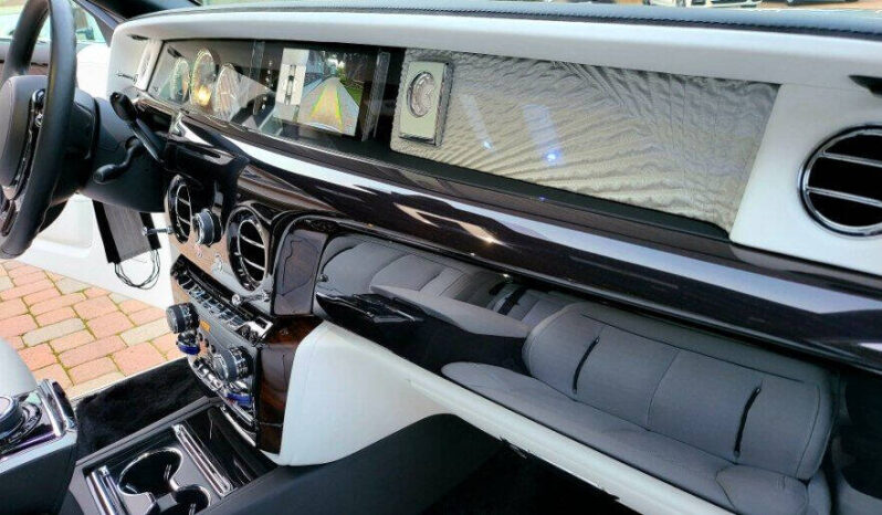 
								Rolls-Royce Phantom 2019 full									