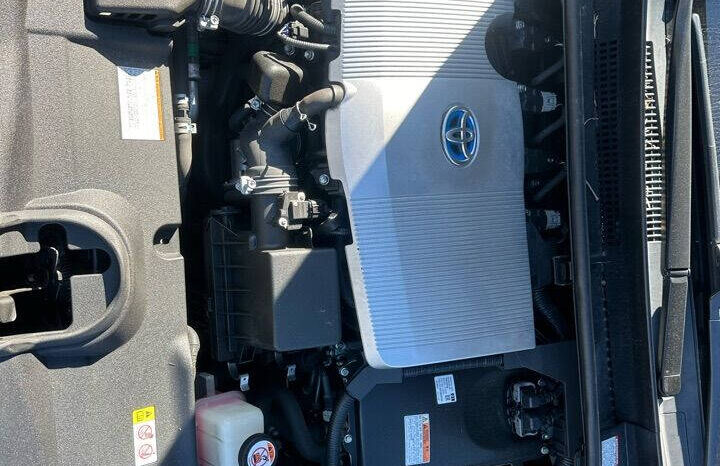 
								Toyota Prius 2019 full									