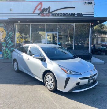 2020 toyota prius le 4dr hatchback